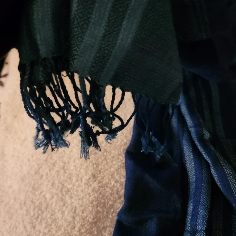 New Boutique Scarf